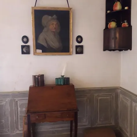 La Chanoinesse